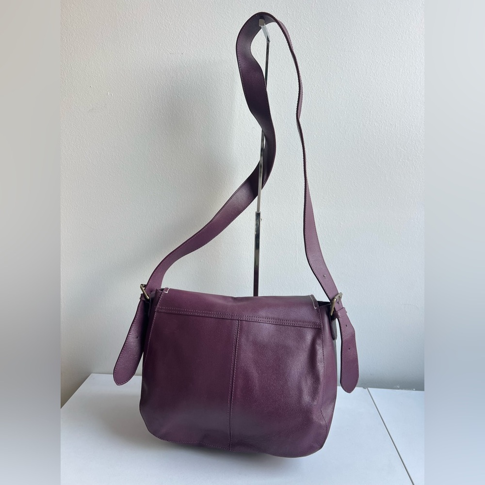 Vintage Purple Leather Saddle Crossbody Bag | Horseshoe Silhouette - Picture 7 of 16